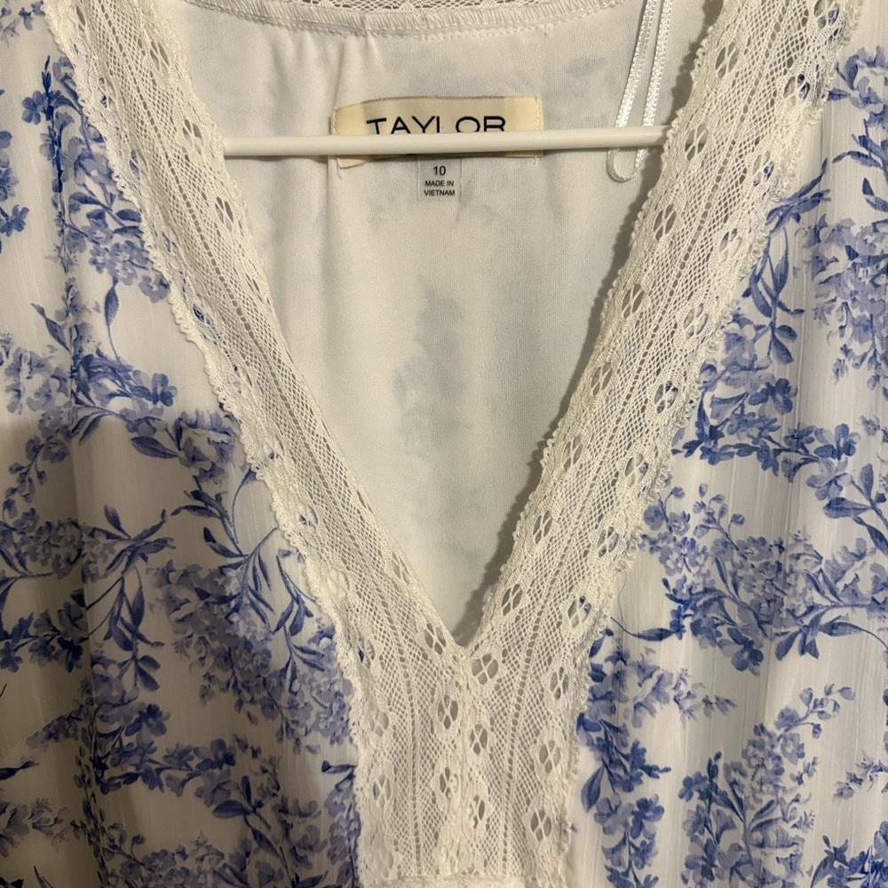 Taylor White and Blue Floral Maxi Dress
